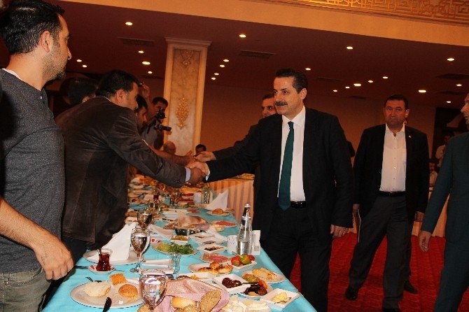 Faruk Çelik Taşeron İşçilere Müjdeyi Verdi