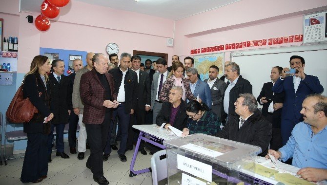 Mehdi Eker Ve Kadir Topbaş Aynı Sandıkta Oy Kullandı