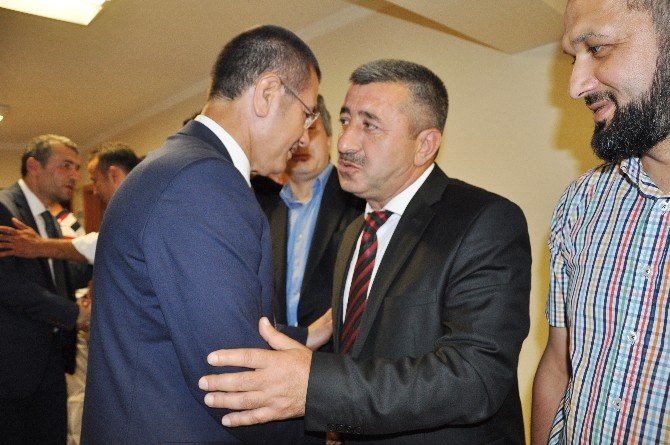 Eski Gümrük Ve Ticaret Bakanı Canikli, Giresun’da Partililerle Bayramlaştı