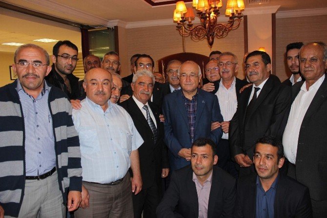 Eski Meclis Başkanı Cemil Çiçek: “Yeni Parti Söylemleri Çeşme Başı Dedikodularıdır”