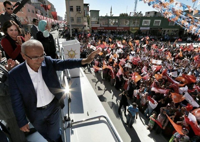 Eski Bakan Elvan, Söz Verdiği Projeleri Gerçekleştiriyor
