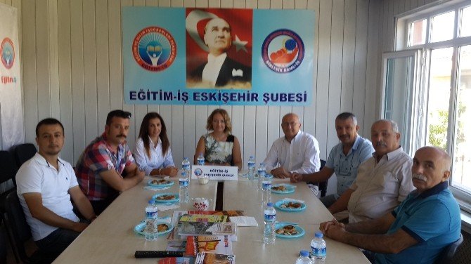 Çakır Özer Eğitim-iş’i Ziyaret Etti