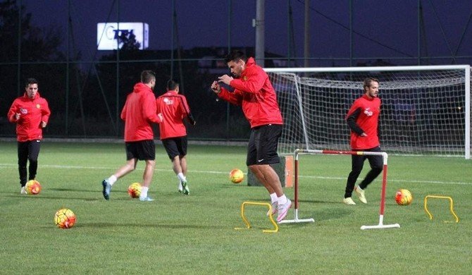 Eskişehirspor, Osmanlıspor Maçına Kilitlendi