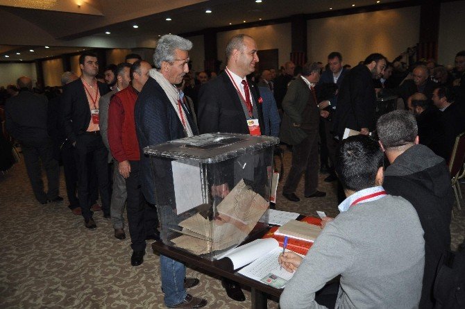 Eskişehirspor’da Başkan Değişmedi