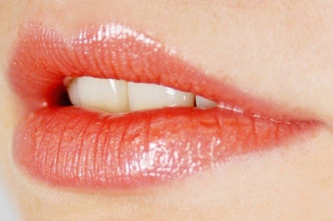 İnce Dudaklar Daha Çabuk Kırışıyor