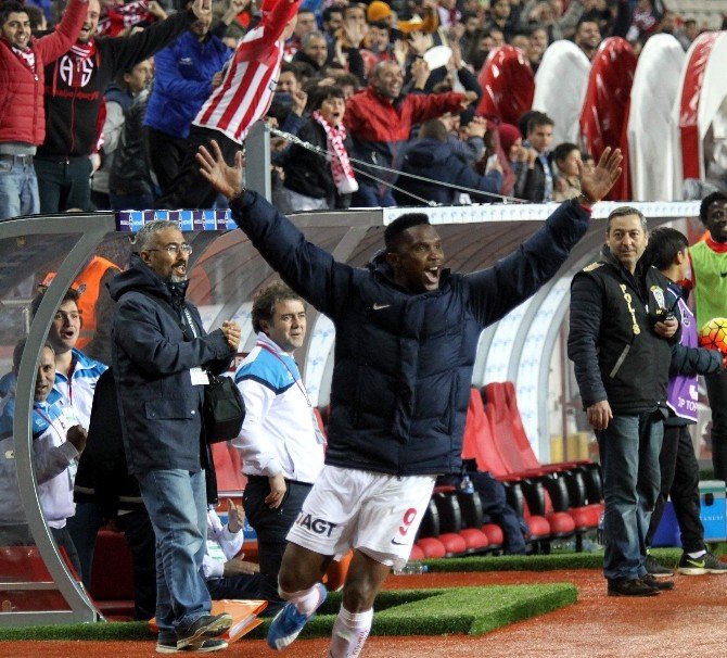 Eto’o Galibiyeti Moraıs’e Armağan Etti