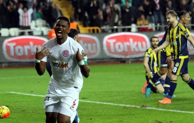 Eto’o Galibiyeti Moraıs’e Armağan Etti