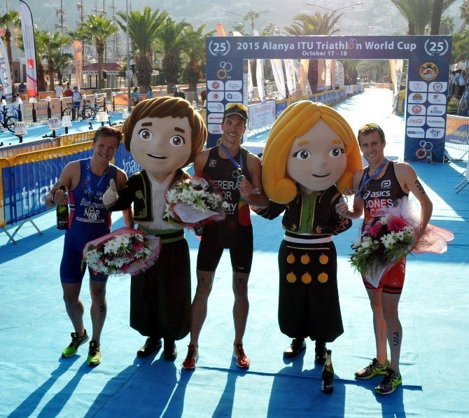 Triatlonun Şampiyonu Portekizli Joao Pereıra Oldu