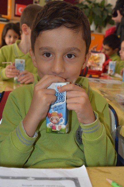 Sinop’ta Öğrencilere Okul Sütü Dağıtıldı
