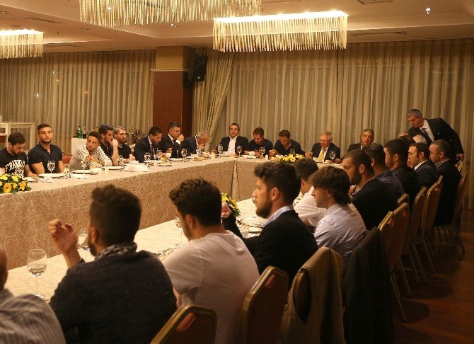 Fenerbahçeli Oyunculardan Yıldırım’a Galibiyet Sözü
