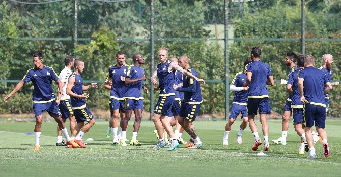 Fenerbahçe, Shakhtar Donetsk Maçı Hazırlıklarını Sürdürüyor