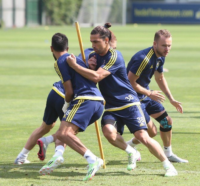 Fenerbahçe, Shakhtar Donetsk Maçı Hazırlıklarını Sürdürüyor