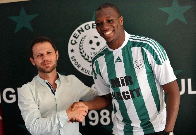 Moussa Sow’un Kardeşi, Çengelköyspor İle Sözleşme İmzaladı