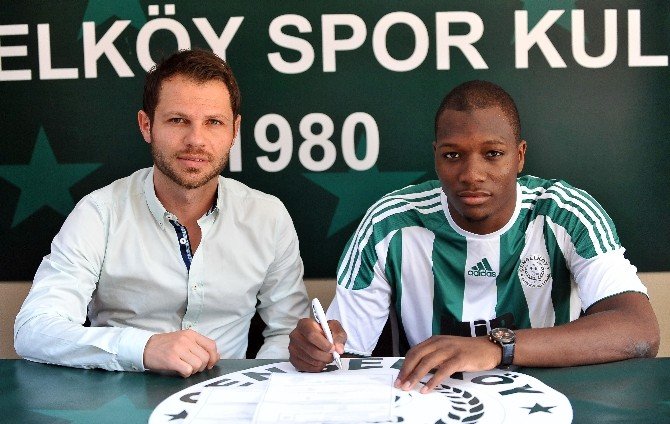 Moussa Sow’un Kardeşi, Çengelköyspor İle Sözleşme İmzaladı