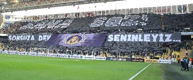 Kadıköy’de Arda’ya Alkış, Volkan’a Tepki