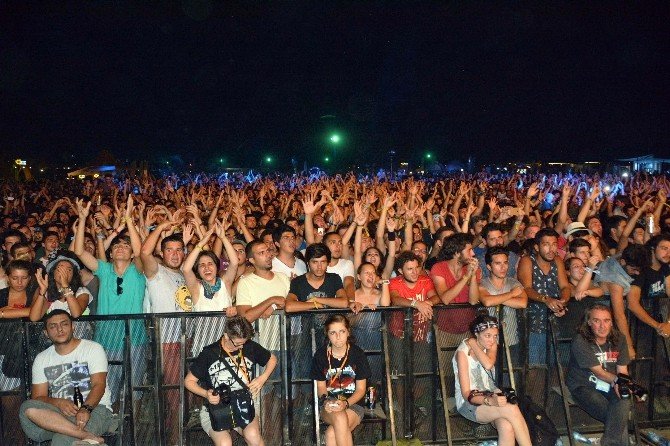 Zeytinli Rock Festivali Başladı