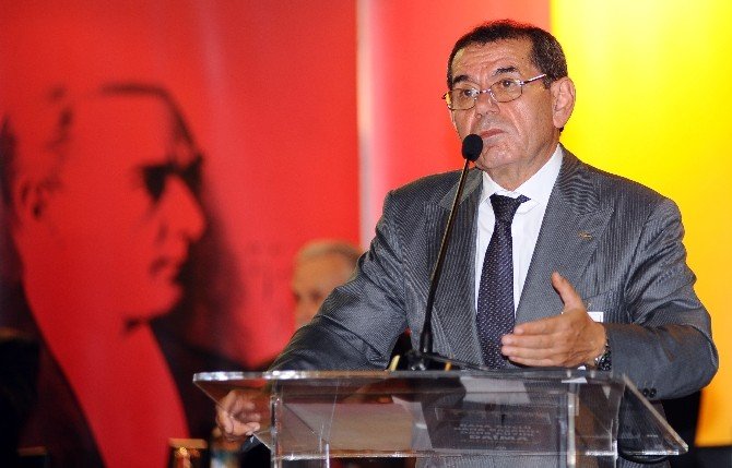 Özbek: "Meyve Veren Ağaç Taşlanır"