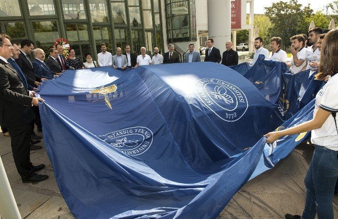Galatasaray, Aruna’ya Sponsor Oldu