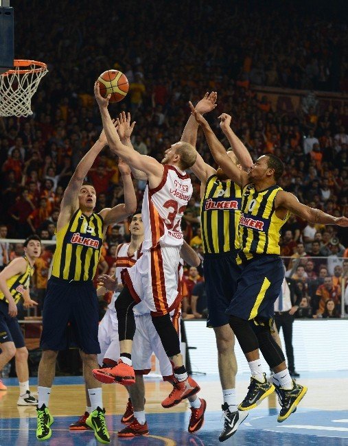Potadaki Derbide 130. Randevu