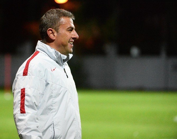 Galatasaray 3 Eksikle Çalıştı