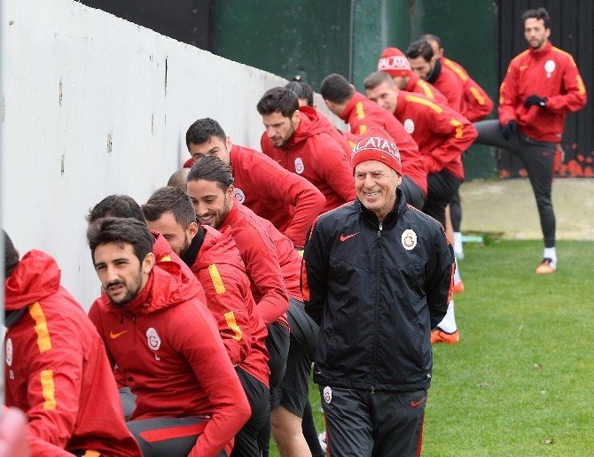 Galatasaray, Beşiktaş Maçı Hazırlıklarını Sürdürüyor