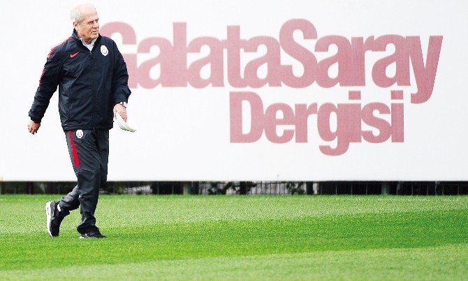 Mustafa Denizli: "İnşallah Avrupa Kupası Tekrar Nasip Olur"