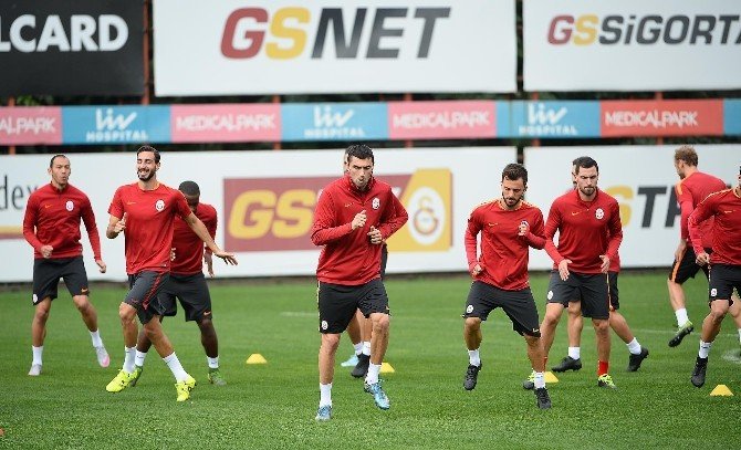 Denayer Takımla Birlikte Çalıştı