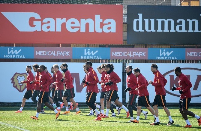 Podolskı Akhisar Belediyespor Karşısında Yok