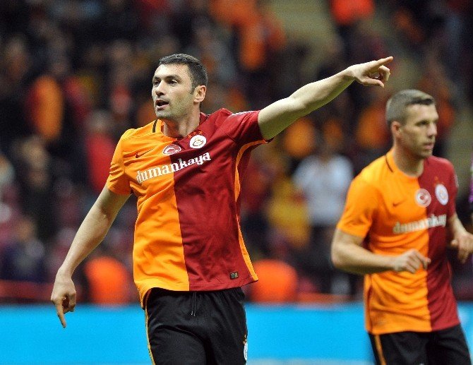 Galatasaray’da Selçuk Ve Burak Kart Sınırında