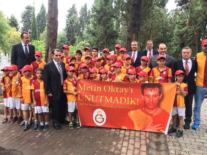 Metin Oktay Mezarı Başında Anıldı