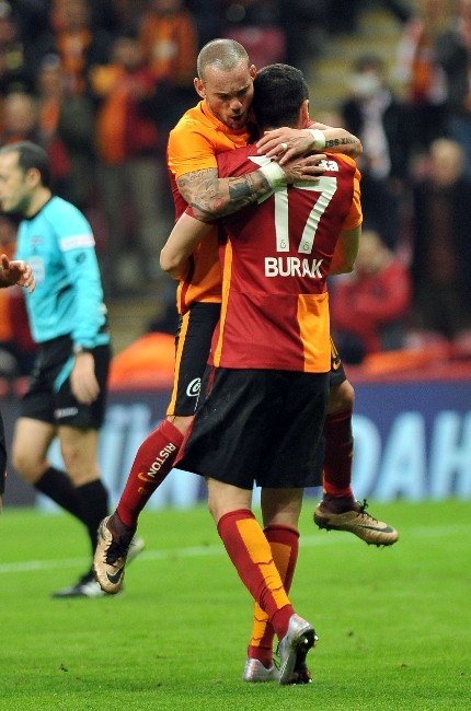 Burak Yılmaz İle Taraftarlar Arasında Gerginlik