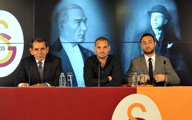 Özbek: “Sneıjder Yönetim Kadrosunda Çalışmayı Arzu Ediyor”