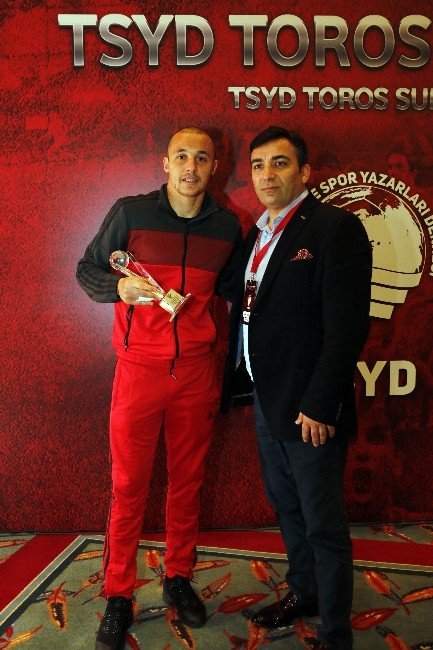 Muslera: "Galatasaray’a Gelmek İçin Üç Saat Düşündüm"