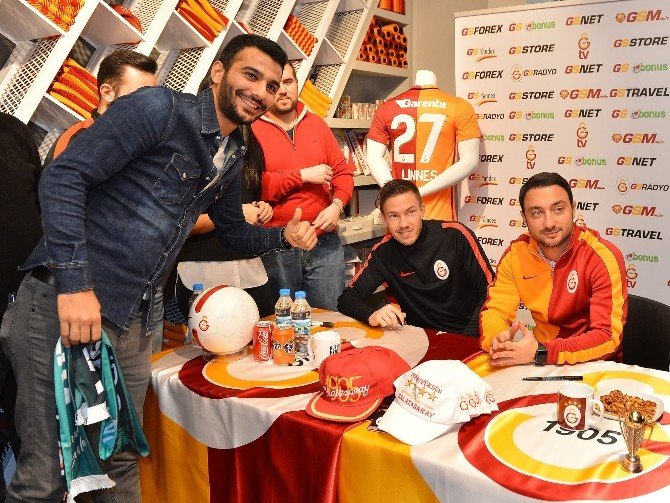 Martın Lınnes, Taraftarlarla Bir Araya Geldi
