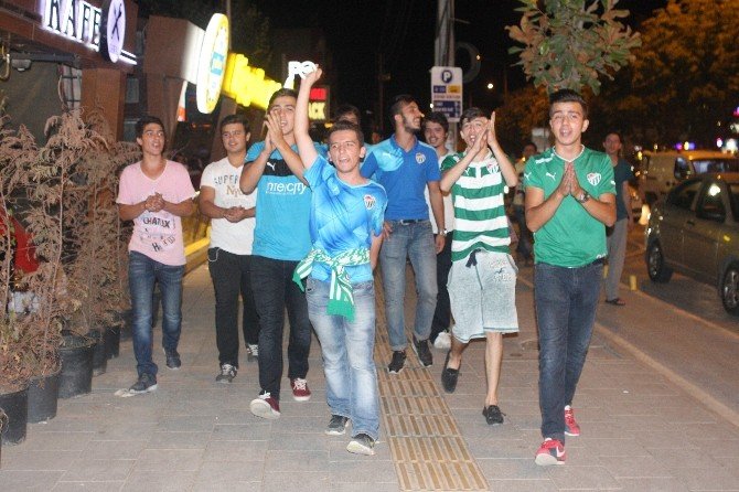 Bursa’da Galatasaraylılar Şampiyonluğa Sevinemedi