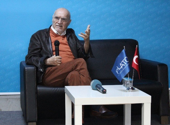 Hıncal Uluç “Duayen Sohbetleri”nde Öğrencilerle Buluştu