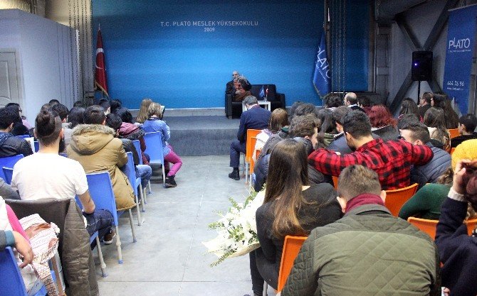 Hıncal Uluç “Duayen Sohbetleri”nde Öğrencilerle Buluştu