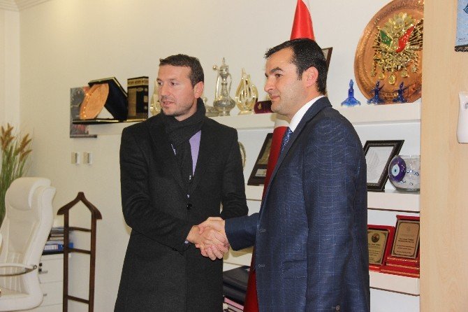 Büyükşehir Belediyespor Bayram Bektaş İle Sözleşme İmzaladı