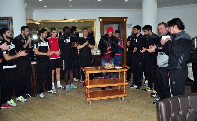Muhammet Demir’e Sürpriz Doğum Günü