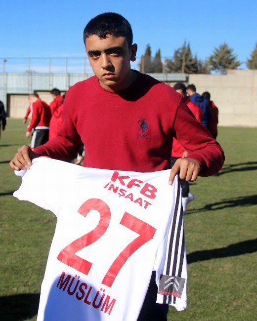 Gaziantepsporlu Futbolculardan Engelli Taraftara Büyük Jest