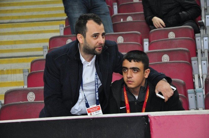 O Taraftar, Hayalini Gerçekleştirdi