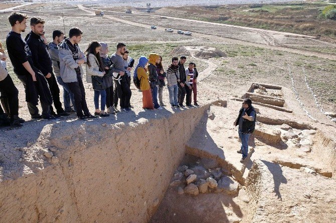 Yenice Höyük Arkeolojik Kazı Çalışmalarında Eski Çağlardan İzlere Rastlandı