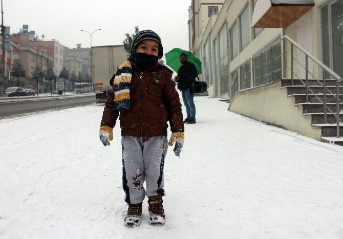 Gaziantep’te Öğrenci, Hasta Ve Hamilelere Kar İzni