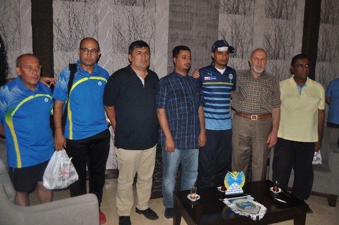 Afjet Afyonspor, Al Jeel Takımını Ziyaret Ederek Özür Diledi