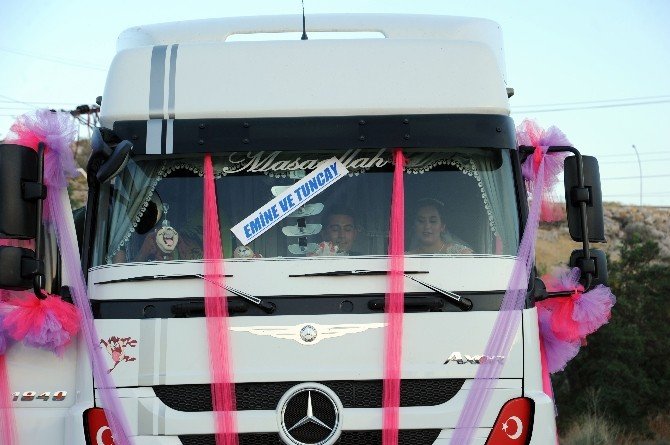 Gelin Arabası Tır’ın Direksiyonu Geline Emanet