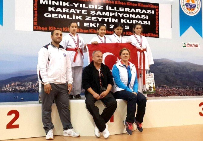 Çiftlikköy Karatecileri Gemlik’te Madalyaları Topladı