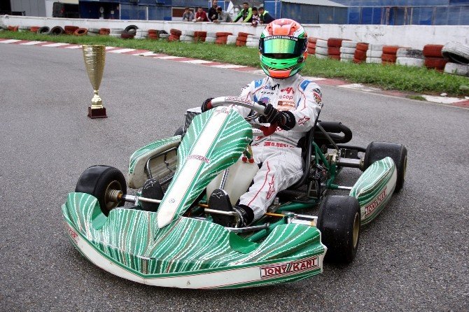 Geleceğin Türk Lewis Hamilton’u Hem Okuyor, Hem Dünya Kupası İçin Çalışıyor
