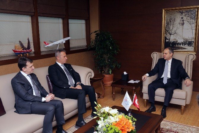 Bakan Çağatay Kılıç, Beşiktaş Yönetimini Kabul Etti