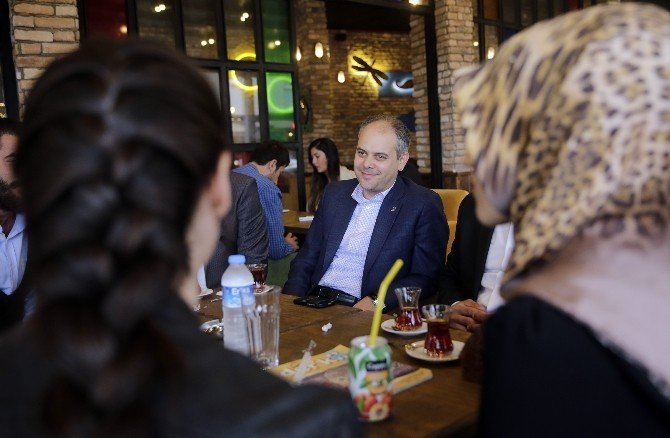 Gençlik Bakanı Kılıç, Gençlerle Sohbet Etti