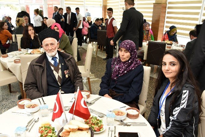 Gümüşhane’de Damla Projesi Katılımcılarına Veda Yemeği